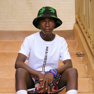 Am a Fashionista, Songwriter, Footballer, Music Promoter, Entrepreneur
Addicted 2 Ug music 🎷 🎵 ⏸
Am am Manchester United die Hard & Kcca fc
🇺🇬 🇨🇩 🇷🇼