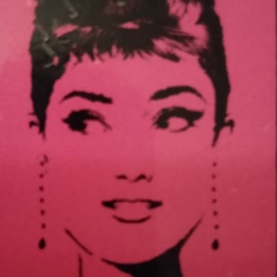 SophieWeill1's profile picture. So French living the #TLV dream