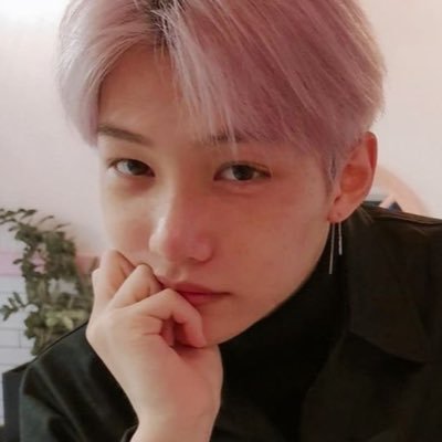 ˗ˏˋ 🍰 ˎˊ˗ bangchan’s 89th left airpod 🍥 s/h • 18 🥛 • !! IA BC HEALTH ISSUES, WILL BE BACK SOON !!