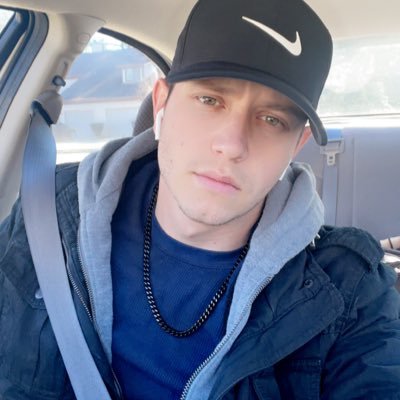 Im 25 in the USAF. Im a mixer content creator next step is partner! If you wanna support the stream follow at https://t.co/icN6dOjial