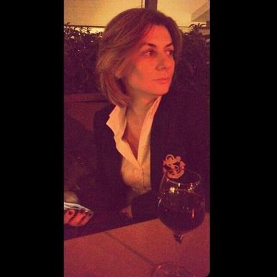 aslibt's profile picture. Mühendisliğe ve mesleğine tutkulu,siviltoplum örgütlenmesine gönül vermiş,ünvan değil amaçların&değerlerin izinde,iki👨‍👧ve iki🐈 🐈annesi ve delidolu bir eş🤩