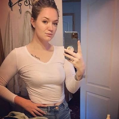 Clara833367512's profile picture. merry Christmas