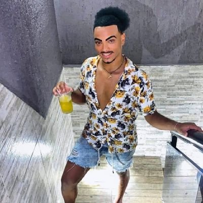 TarcianoPxt18's profile picture. O céu esta lindo a lua também, hoje só deixo entrar aquilo que me faz bem ☁🌙💕