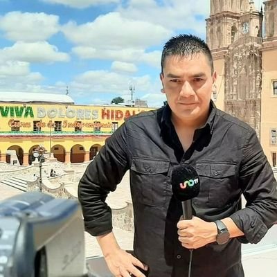 Corresponsal UNO TV
Freelance UNIVISIÓN / RUPTLY 

Jefe de información y conductor de MVS noticias Guanajuato.

ULTRAMARATONISTA