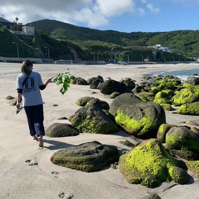 ともよ 神津島 On Twitter 無事 花火大会開催されました 観光協会の皆様お疲れさまでした いつもはお店なので こんなに最後まで近くで見られたのは5年目にして初でした 花火の後の掃除も初参加でした 神津島 伊豆諸島 花火大会
