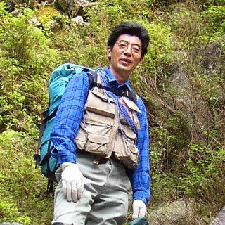 滋賀県のコケ植物の分布調査員．profile-photoは、まだ髪が黒っぽい2004年のもの．とっくに還暦越えてるので，生まれてから今までよりも、この後この世から消えるまでの時間の方が短かそう．会費払ってるところ：シルバー人材センター，町内会，自治会，区，滋賀自然環境研究会，地衣類研究会，日本蘚苔類学会,,,,など．