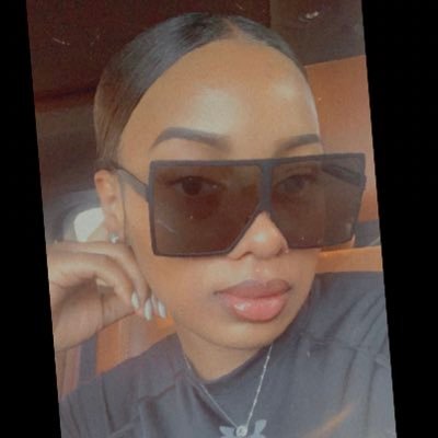 prettyshar44's profile picture. 