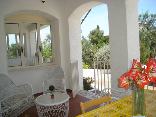 Vacanze in Villa Iris,  tre case a schiera con verande indipendenti da 6, 5 e 4 posti letto, GRATIS ombrellone in lido balneare