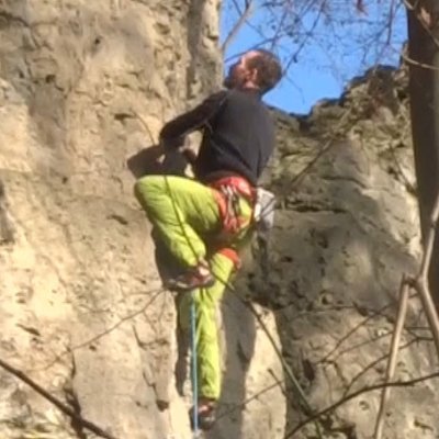 Egal ob Halle, Fels, Schnee oder Eis. Nicolas Scheidtweiler will hoch hinaus 😊
#climbing #mountaineering #wanderlust #klettern #bergsteigen #bouldern