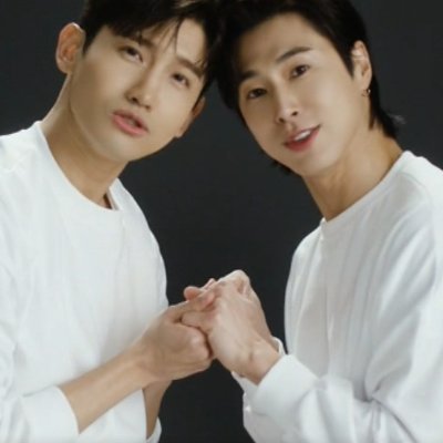 TVXQ! 東方神起 동방신기 daily!

Quotes are OK!

TVXQ is Yunho and Changmin.