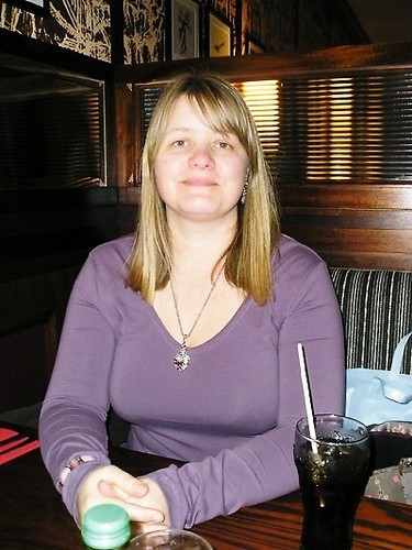 AngelaB19's profile picture. 