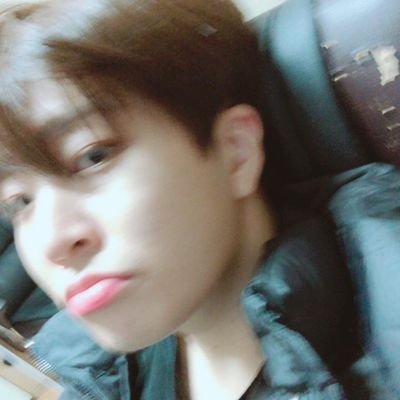 cyjselfie's profile picture. 좌우반전주의 / 업로드일 기준
