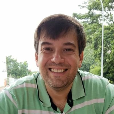 Analista de Sistemas, cartoleiro, católico e flamenguista