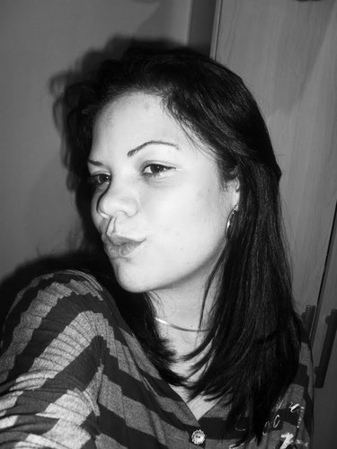 Sou como você me vê.
Posso ser leve como uma brisa ou forte como uma ventania,
Depende de quando e como você me vê passar.