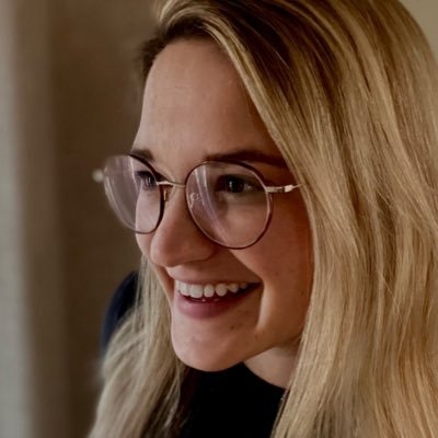 JuliaRaeHanson's profile picture. (she/her)