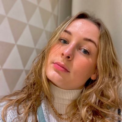 CarlyElea's profile picture. 🎻🎻