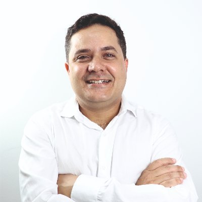 Empreendedor, mentor de startUp, bacharel em Sistema de informação, pós graduando em direito público, formado no renovaBR, apaixonado pelo Brasil e por política