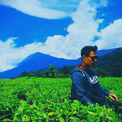 inisial_L_'s profile picture. Tiga yang menjadi Guru kehidupan: 1, Patah hati, 2, Kantong kosong, dan 3, Kegagalan.”