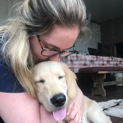 #SeniorSwiftie 🫶🏻 🇺🇾 #UY My spirit animal is a Golden Retriever puppy 🐶 Life is just a classroom 📖 Tea lover ☕ book worm📚 Hell yeah 🎸