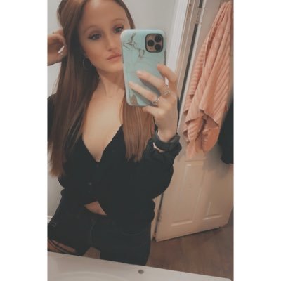 alicia_robertss's profile picture. 