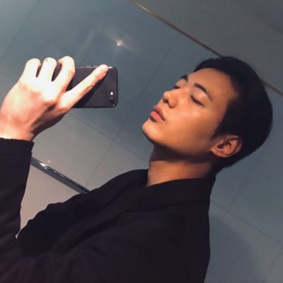 (nsfw.) ā Can't stop being the loudest cause hey, this is iKON's 구ģ¤ķ who born on March not June. #pantonesmut