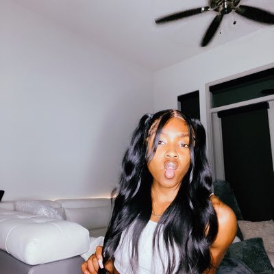 _Ebonei's profile picture. John 13:7 | UH alumni & Cheer alumni | Bounce Fitness Instructor | vegan 🌱 health