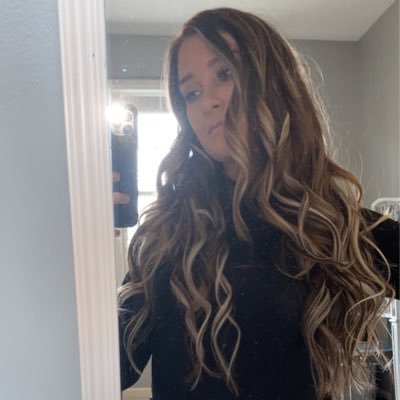 L E X I Alexis8robinson Twitter