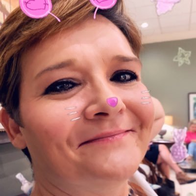 LauraCa96433620's profile picture. 