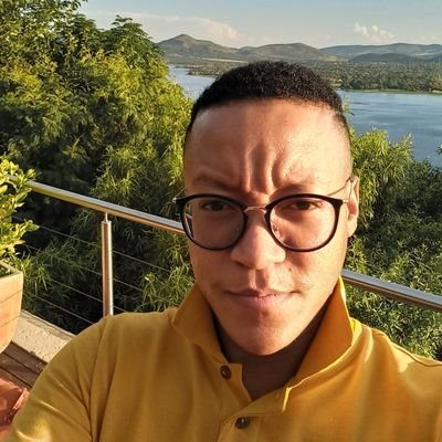 SizweNkosiZA's profile picture. I am unbowed.