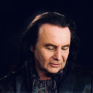 Henny Thijssen, zanger/songwriter/componist van het Nederlandstalig lied.
Schrijver van liedjes voor oa. Andre Hazes,Frans Bauer,Marianne Weber,Frank van Etten