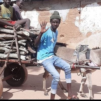 Hello helpers..
Here am looking for help after my small siblings we need help for food and water please help us 🙏🙏