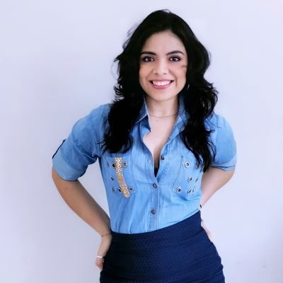 • COMUNICADORA •
Creadora de LaPiba Blog 📰
♥️ Me gusta escribir y pintar
📷 Fotógrafa aficionada
🌎 Viajera
😍 Fan de LaOrejaDeVanGogh 🎶