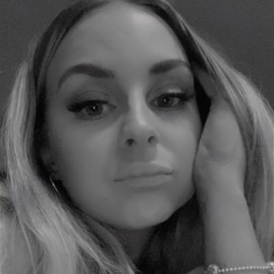 charmeldrum_'s profile picture. 23 Essex ✨