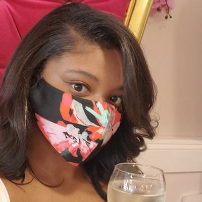 KianaAbbady's profile picture. 