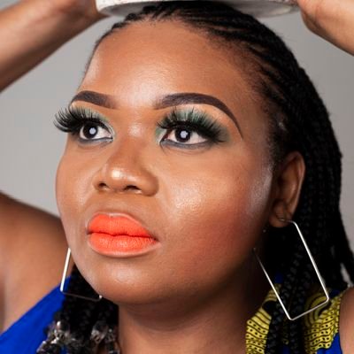 Presenter of #POWERUP on @powerfm987, Mon-Friday 3-6AM.
2018 @Liberty_RadioA nominee
IG: @KeaNcube 🇧🇼🇿🇦🇿🇼-