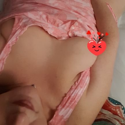 I am a sexy redhead BBW cuckoldress living in a FLR with my Silverfoxx_cuck @westcoast_cuck Exploring this crazy, kinky world together.