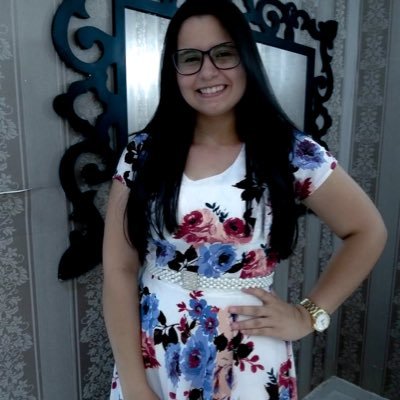 MonicleiaB's profile picture. 