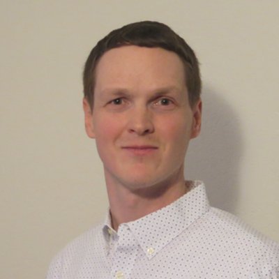 Designer with experience enhancing employer and employee platforms, who loves to discuss the meaning of UX design.