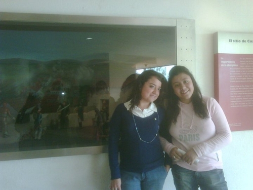 ana_010893's profile picture. 