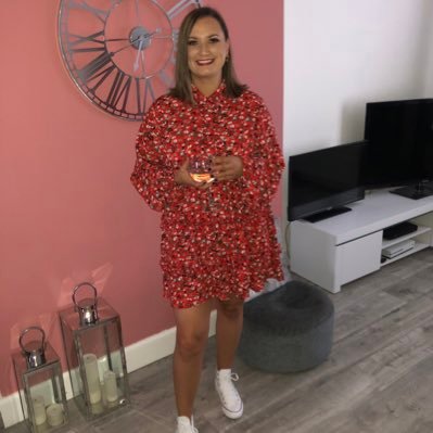 debslusk87's profile picture. 