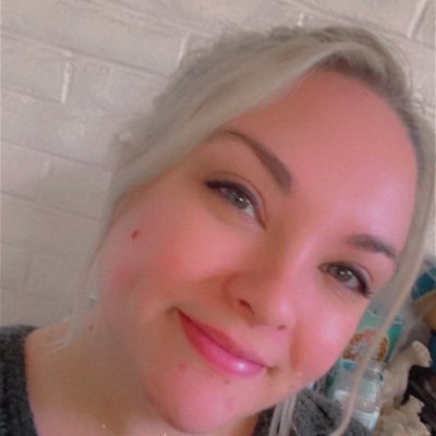 clueless_mom_'s profile picture. Socially awkward with a twist of humor. 🤪 Mom to one beautiful baby girl. 👶🏼 Loves the outdoors ⛰,my family, my friends, and crafting. 🎨 ❤️