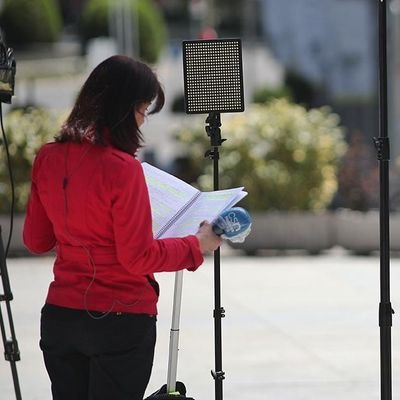 Periodista INDEPENDIENTE (es decir, sin pelos en la.lengua) en Mediaset. ABC de Sevilla y locutora en Elite Radio.

Solo opino de lo correcto.