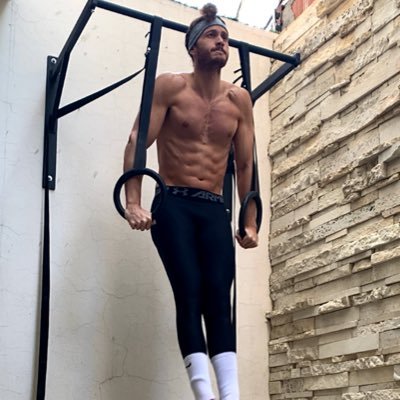 🏋️‍♂️ Transforma tu físico con calistenia 🏠 Entrena desde casa 3x por semana 🎁 Curso GRATIS aquí 👇