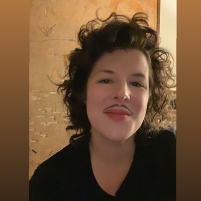 victoriaelisae's profile picture. 