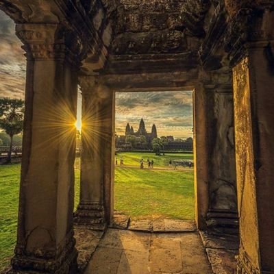 Free Hindu temples🛕 |
Mumukshu | Civilization & Heritage |
आकाशात् पतितं तोयं यथा गच्छति सागरम् ।
सर्वदेवनमस्कार: केशवं प्रतिगच्छति ॥