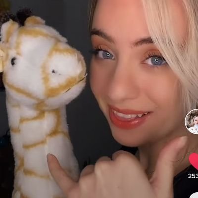 cemresolmaz0's profile picture. #csfc