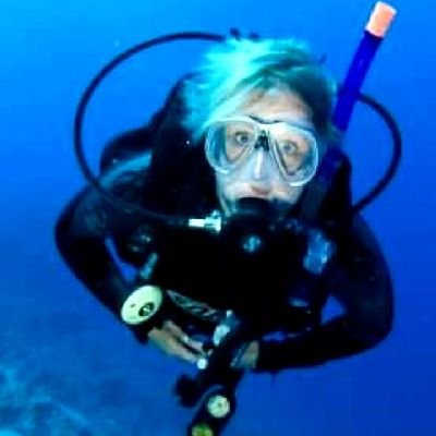 Head of Retail for @StBarnabasLinc #Hospice in Lincolnshire - scuba diver - music lover. She/her Views my own