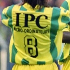 Supporter modéré. Fan du FCN depuis 1993. Le JEU avant le JE. Reynald Pedros forever.