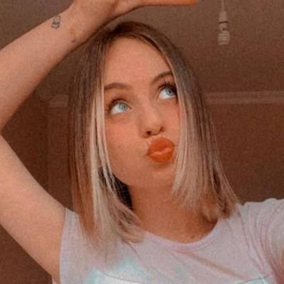 CemreninPopkeki's profile picture. cemsu🖤 pes etmem yok cemoşum