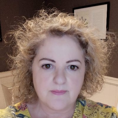 HanleyMaya's profile picture. Team Lead - Merchant Success EMEA at Shopify. Mad crafter/maker. Insatiably curious. Writing a novel. Always have a book with me.